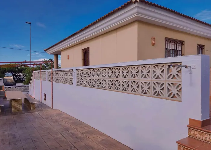 Dos Casas Juntas Y Patio Comun A 25 Metros De La Playa