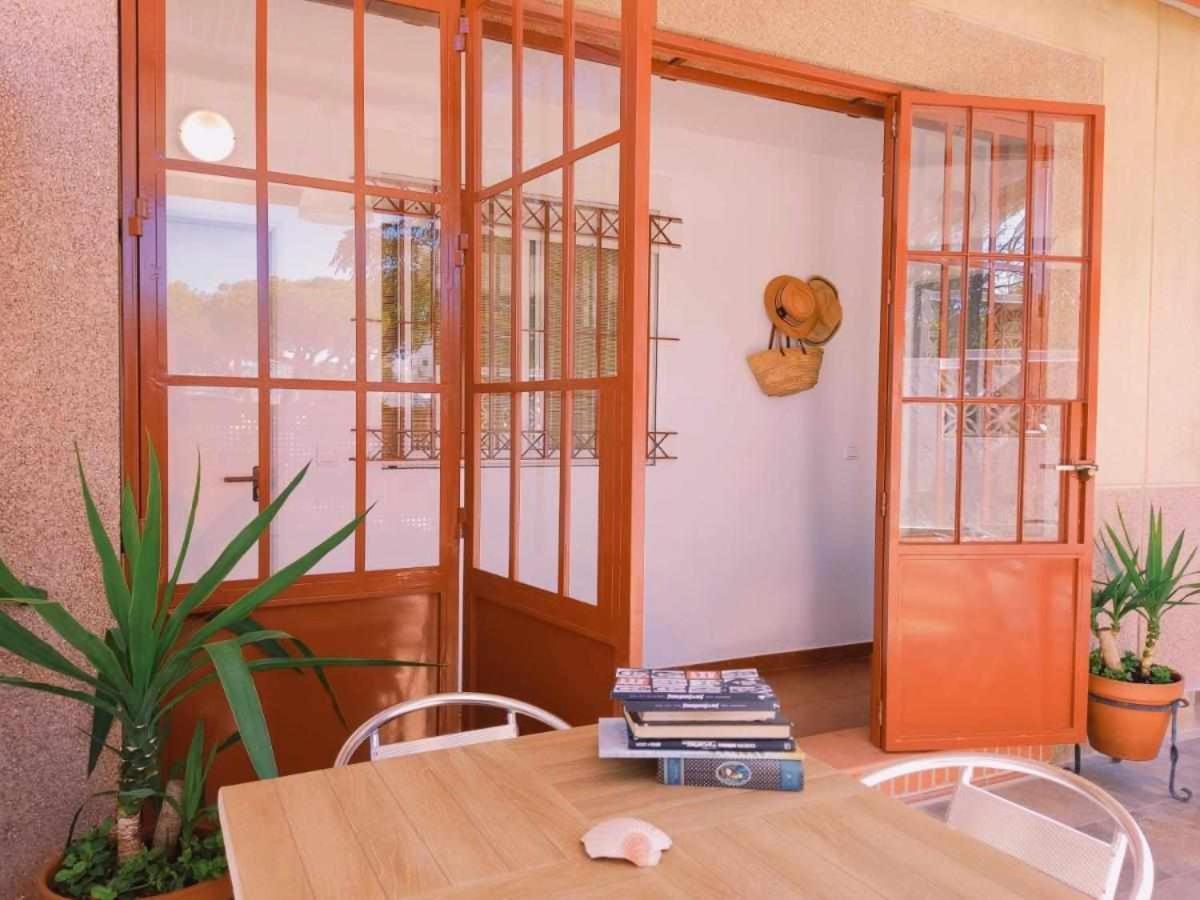 Hébergement de vacances Dos Casas Juntas Y Patio Comun A 25 Metros De La Playa