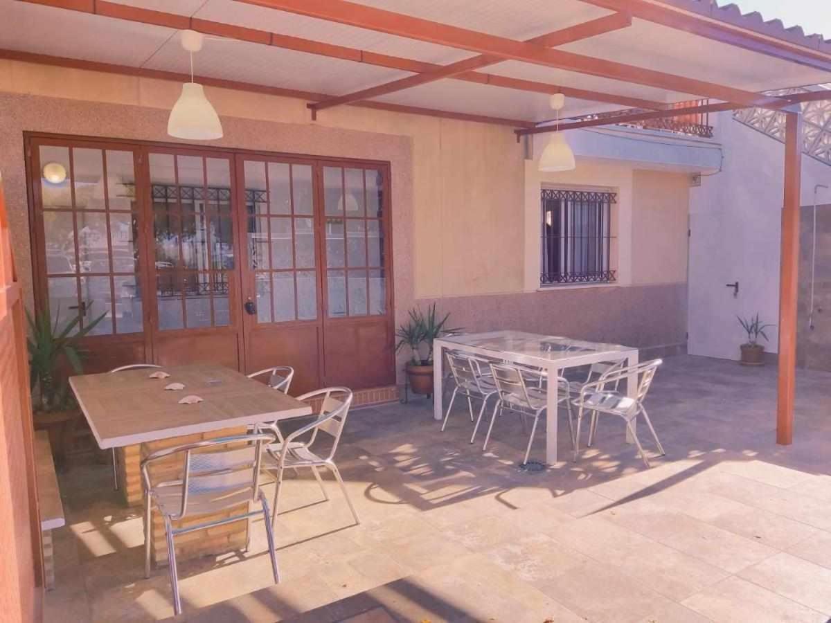 Dos Casas Juntas Y Patio Comun A 25 Metros De La Playa