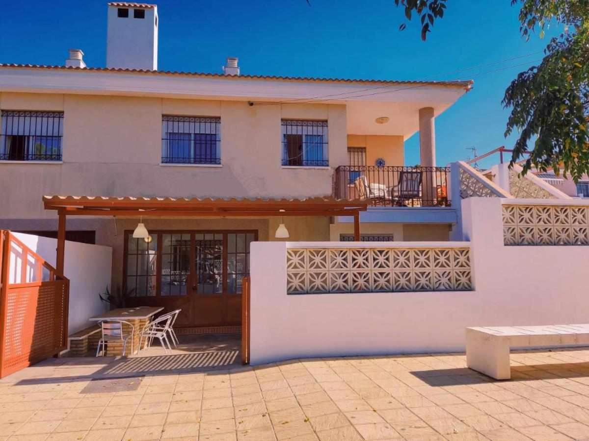Hébergement de vacances Dos Casas Juntas Y Patio Comun A 25 Metros De La Playa